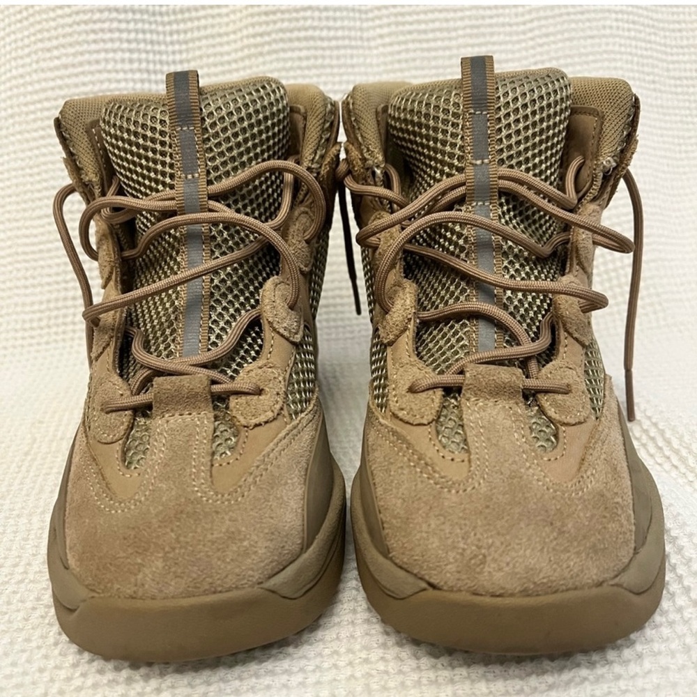 Yeezy DESRT BOOTS - Kids size 3. Worn 3 times.